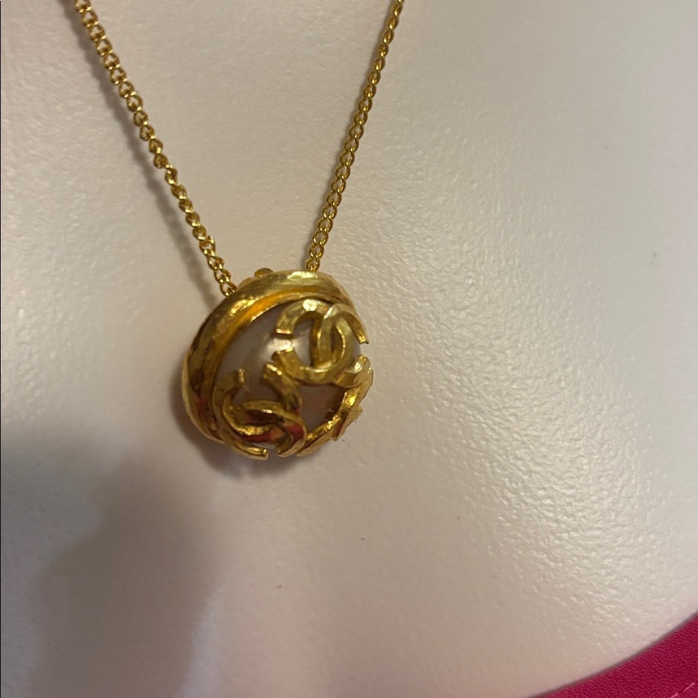 Chanel earring Elegant Gold Pendant Necklace - Picture 3 of 7